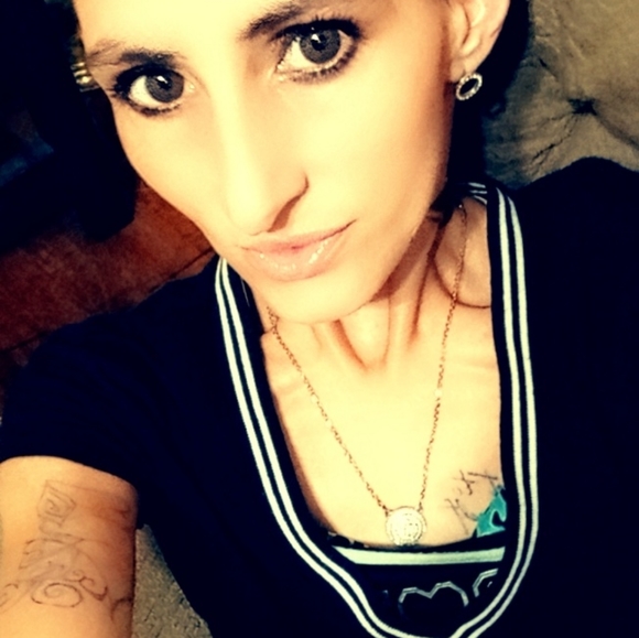 Meet your Posher, Nikki - Picture 7 of 8